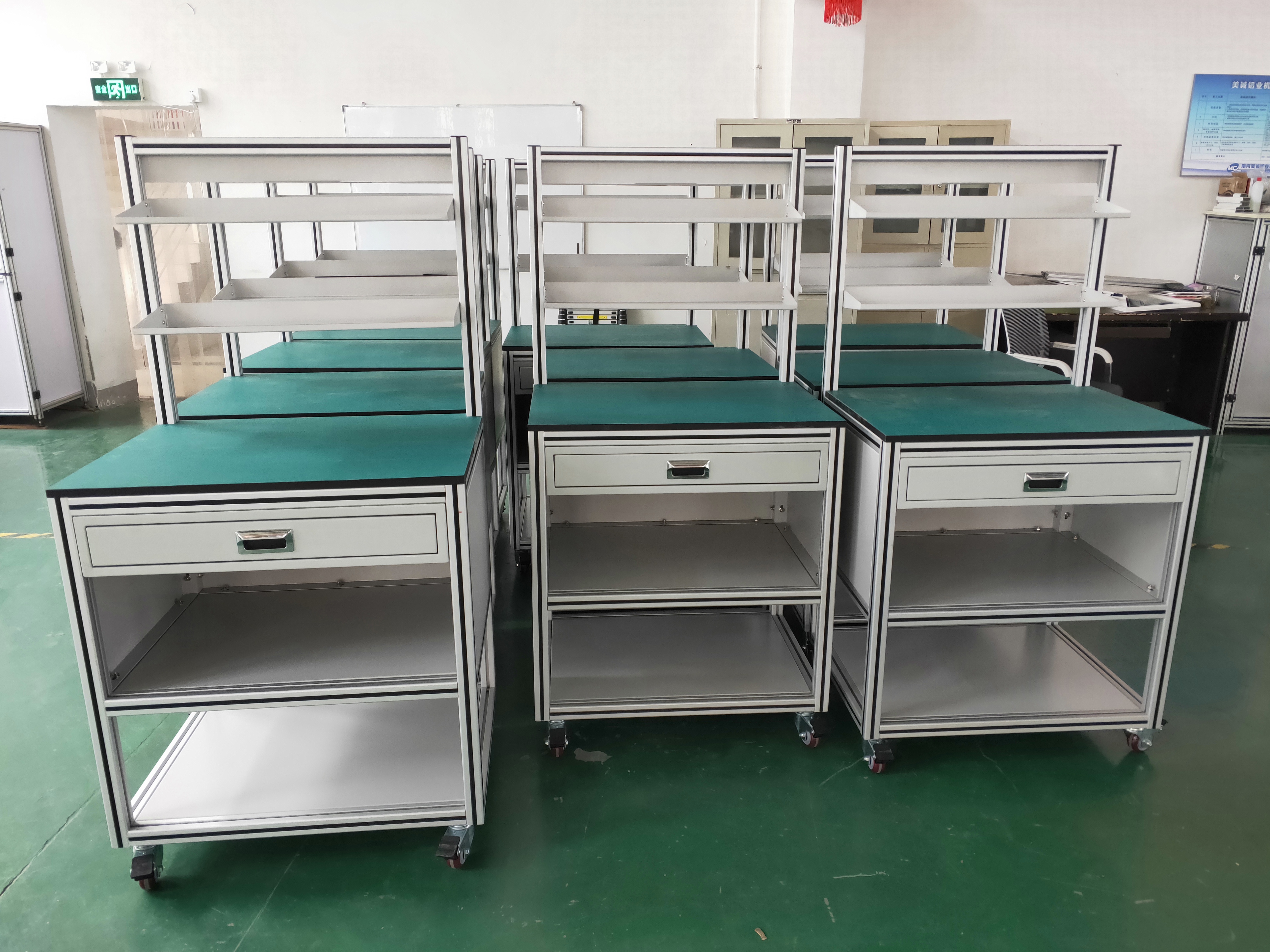 有多少廠家可以制作出防靜電操作臺？